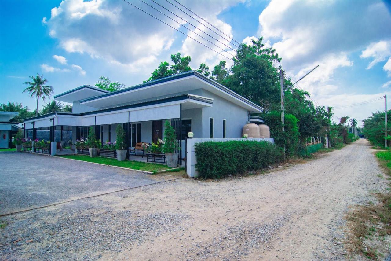 Oyo 533 Runya Poolvilla Prachuap Khiri Khan Ngoại thất bức ảnh