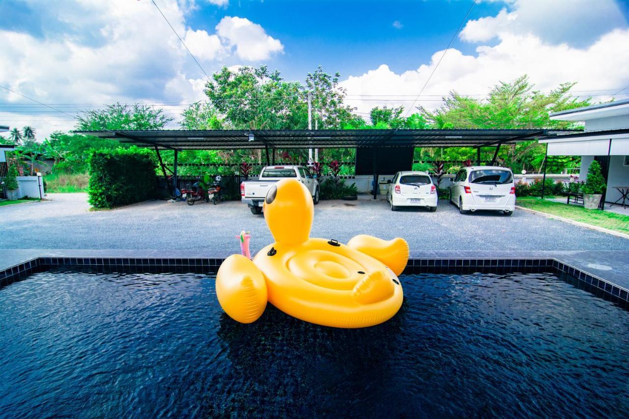 Oyo 533 Runya Poolvilla Prachuap Khiri Khan Ngoại thất bức ảnh